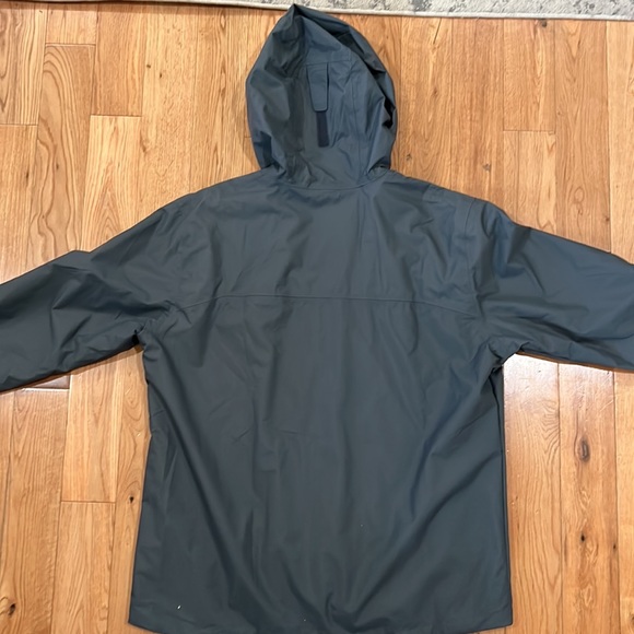 Like new Columbia Jacket - Picture 3 of 3